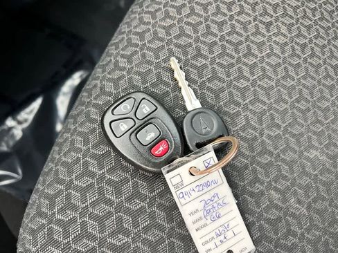 Used 2009 Pontiac G6 Sedan w/ Preferred Package image 32