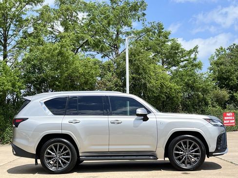 Used 2023 Lexus LX 600 F Sport w/ Accessory Package (Z1) AWD/4WD image 3