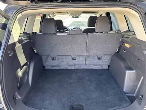 Used 2017 Ford Escape SE w/ Equipment Group 201A FWD image 5