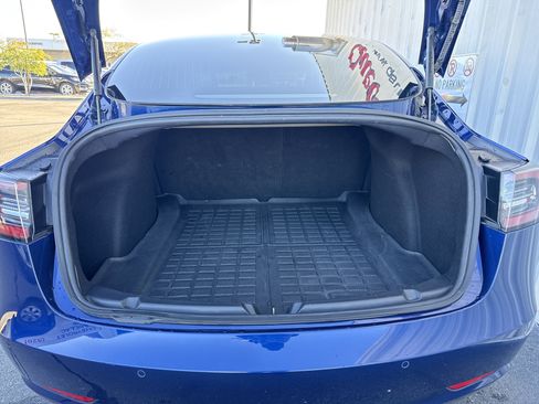 Used 2018 Tesla Model 3 Long Range image 10
