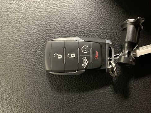 Used 2026 RAM 2500 Laramie AWD/4WD image 16