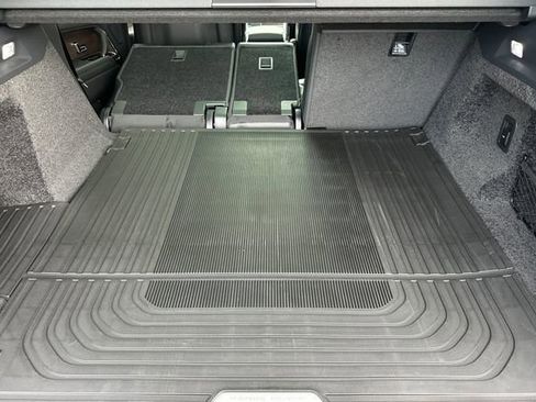 New 2026 Land Rover Range Rover SE image 14