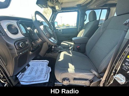New 2025 Jeep Wrangler Unlimited Sahara AWD/4WD image 10