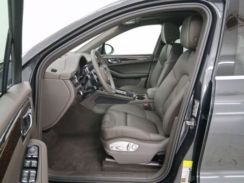 Used 2026 Porsche Macan image 5