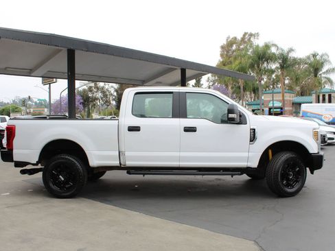Used 2018 Ford F250 XL w/ Power Equipment Group AWD/4WD image 6