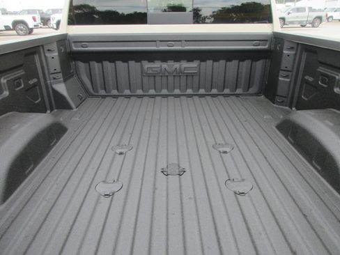 New 2026 GMC Sierra 2500 AT4 w/ AT4 Premium Plus Package AWD/4WD image 6