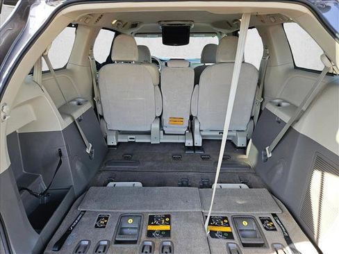 Used 2013 Toyota Sienna LE FWD image 6