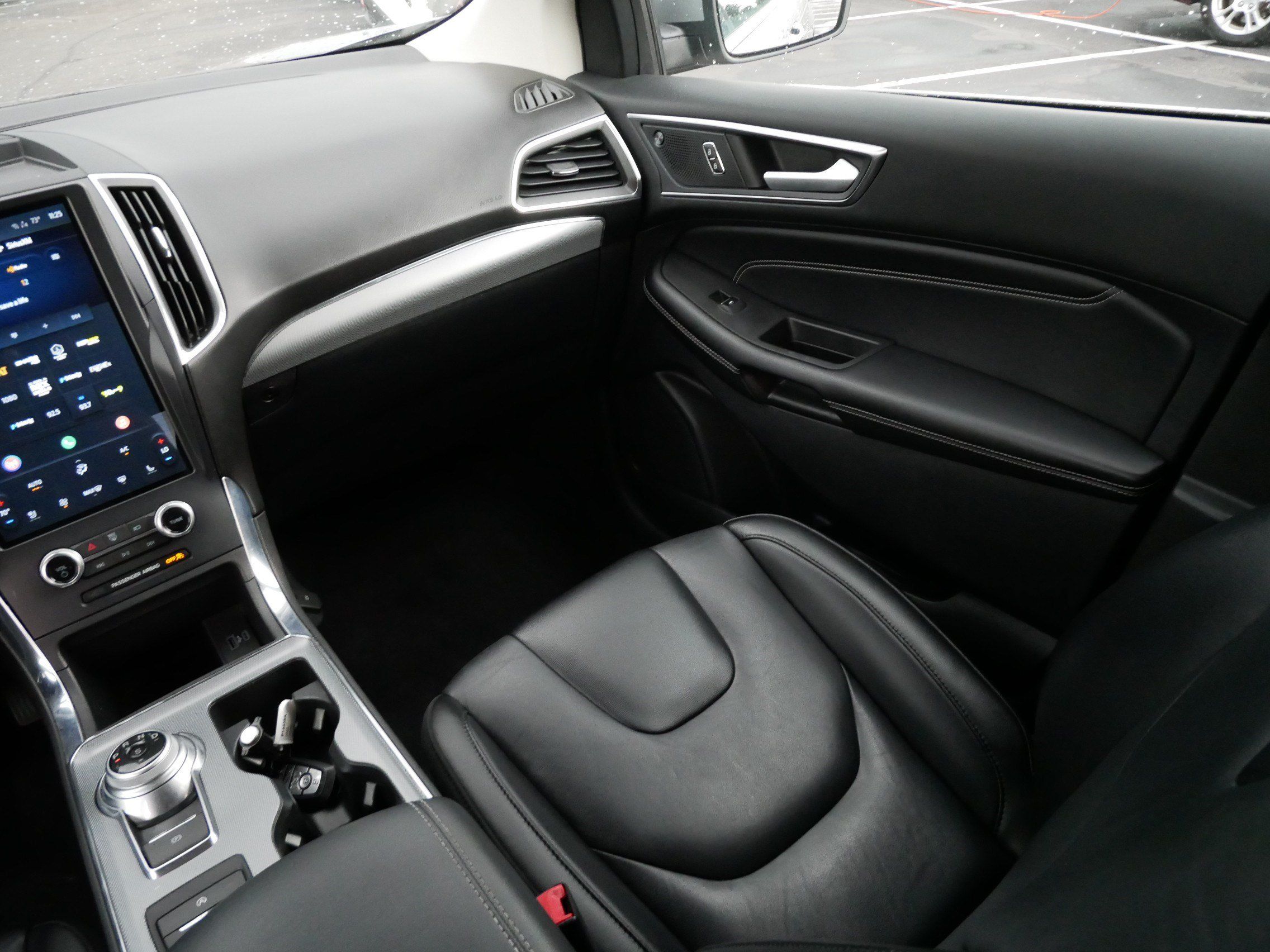 Used 2022 Ford Edge Titanium AWD/4WD image 11