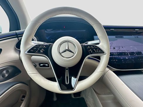 Used 2023 Mercedes-Benz EQS 580 4MATIC SUV w/ Exclusive Trim Package image 11