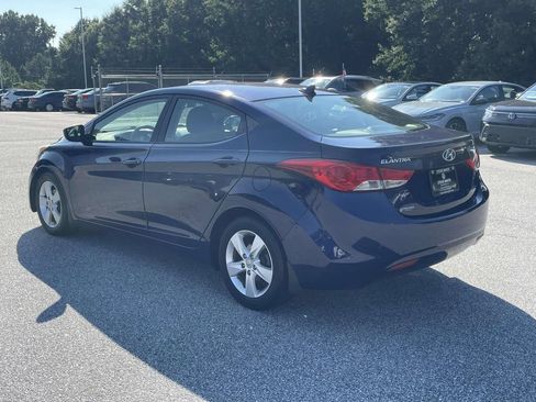 Used 2013 Hyundai Elantra GLS w/ Preferred Pkg FWD image 2
