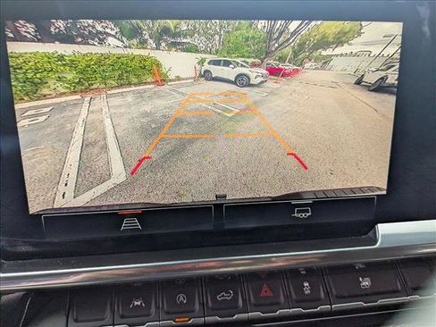 Used 2022 GMC Sierra 1500 Elevation image 13