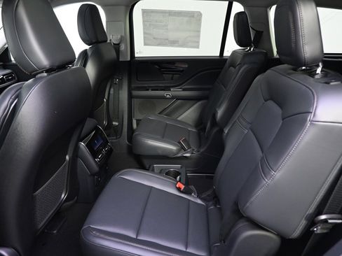 New 2026 Lincoln Aviator AWD image 21