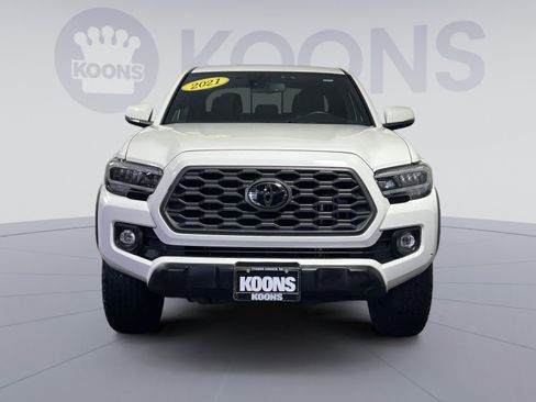 Used 2021 Toyota Tacoma TRD Off-Road w/ Technology Package image 11