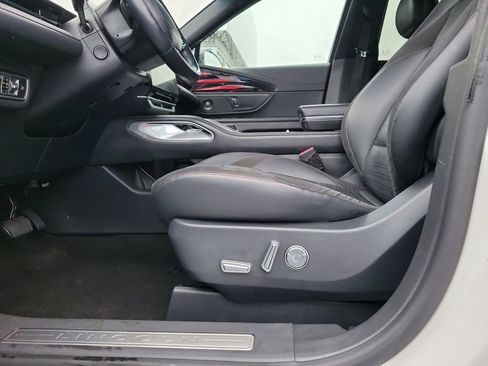 Certified 2024 Lincoln Nautilus Reserve w/ Equipment Group 202A image 17