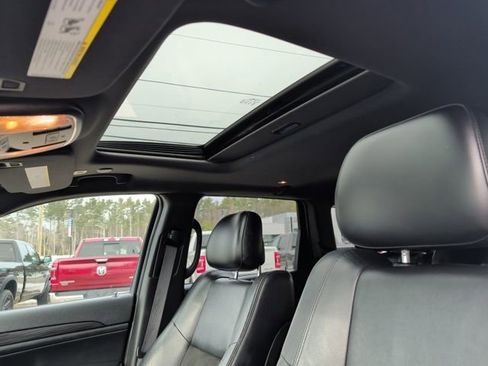 Used 2019 Jeep Grand Cherokee Altitude image 29