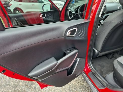 Used 2021 Kia Soul S FWD image 15