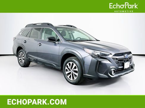 Used 2025 Subaru Outback Premium image 1