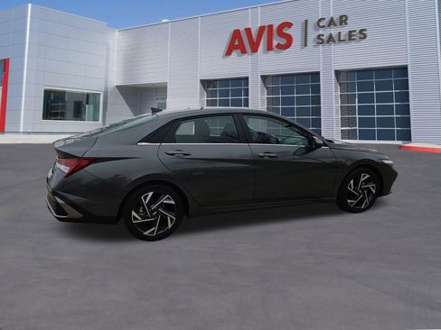 Used 2025 Hyundai Elantra SEL image 7