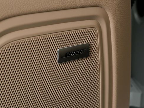 New 2026 Porsche Macan image 7