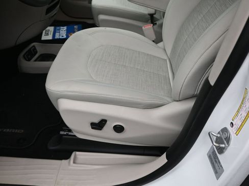 Used 2017 Chrysler Pacifica Touring Plus image 27