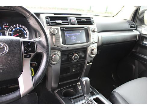 Used 2016 Toyota 4Runner SR5 Premium image 24