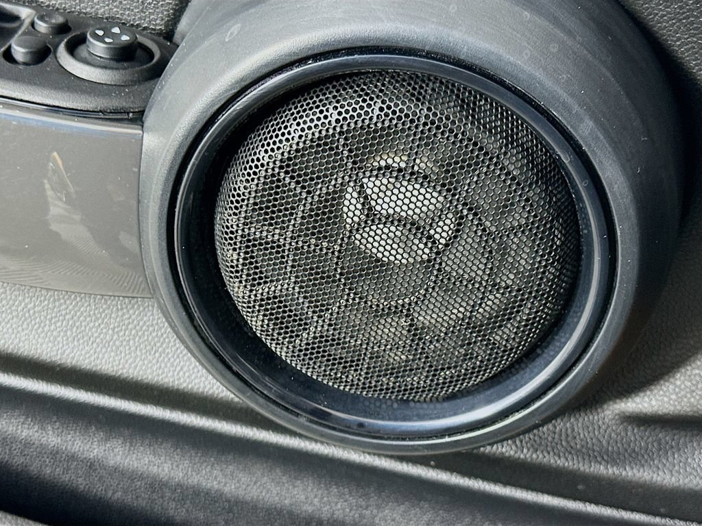 Used 2015 MINI Cooper 2-Door Hardtop FWD image 17