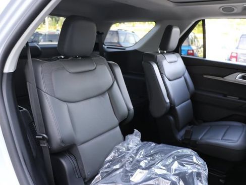 New 2026 Ford Explorer Active w/ Active Comfort Package AWD/4WD image 14