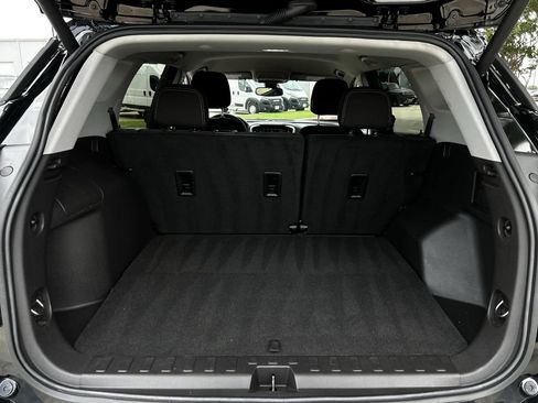 Used 2024 GMC Terrain SLE w/ Driver Convenience Package FWD image 31