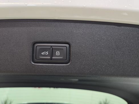 Used 2024 Audi Q4 e-tron Premium AWD/4WD image 16