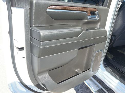 Used 2024 GMC Sierra 2500 SLE w/ SLE Convenience Package image 15