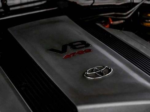 Used 2003 Toyota Land Cruiser AWD/4WD image 46