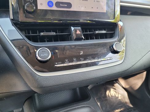 Used 2024 Toyota Corolla LE FWD image 20