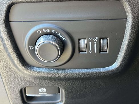 Used 2024 Jeep Grand Cherokee Altitude image 15