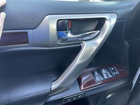 Used 2017 Lexus GX 460 Luxury image 32