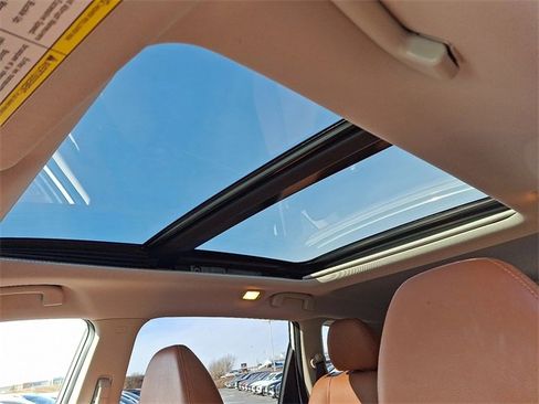 Used 2018 Nissan Rogue SL w/ Premium Package image 14