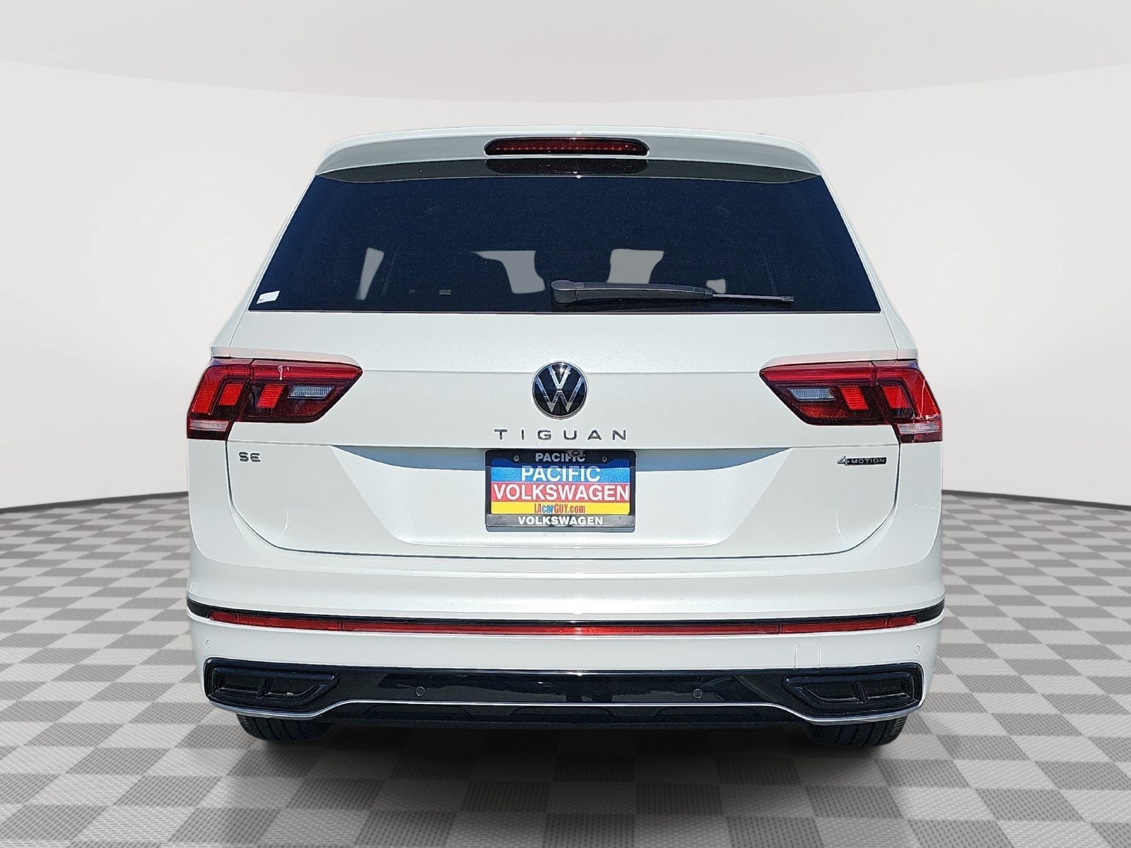 Certified 2023 Volkswagen Tiguan SE R-Line AWD/4WD image 6