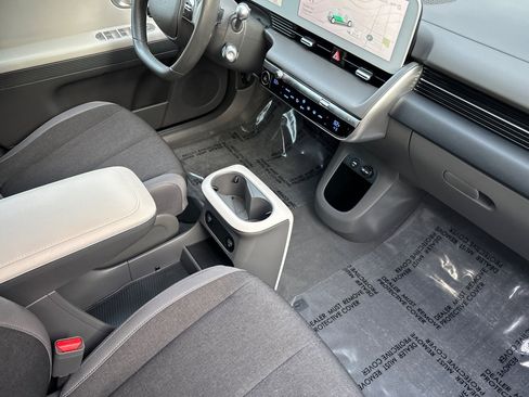 Used 2024 Hyundai Ioniq 5 SE image 16