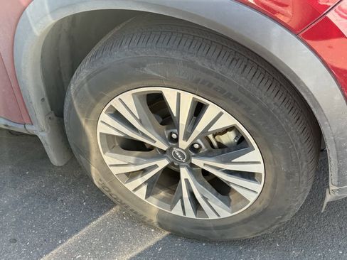 Certified 2023 Nissan Rogue SV w/ SV Premium Package image 5