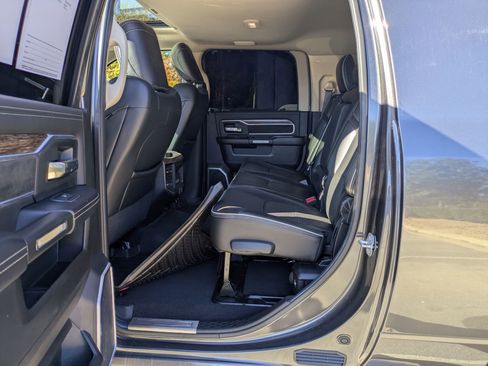 Used 2019 RAM 2500 Laramie image 29