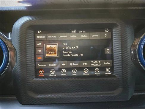 Used 2022 Jeep Gladiator Sport image 12