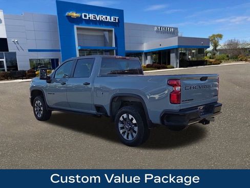 Used 2024 Chevrolet Silverado 2500 Custom w/ Custom Value Package image 6