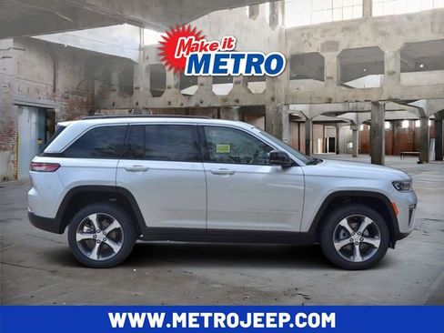 New 2026 Jeep Grand Cherokee Limited AWD/4WD image 1