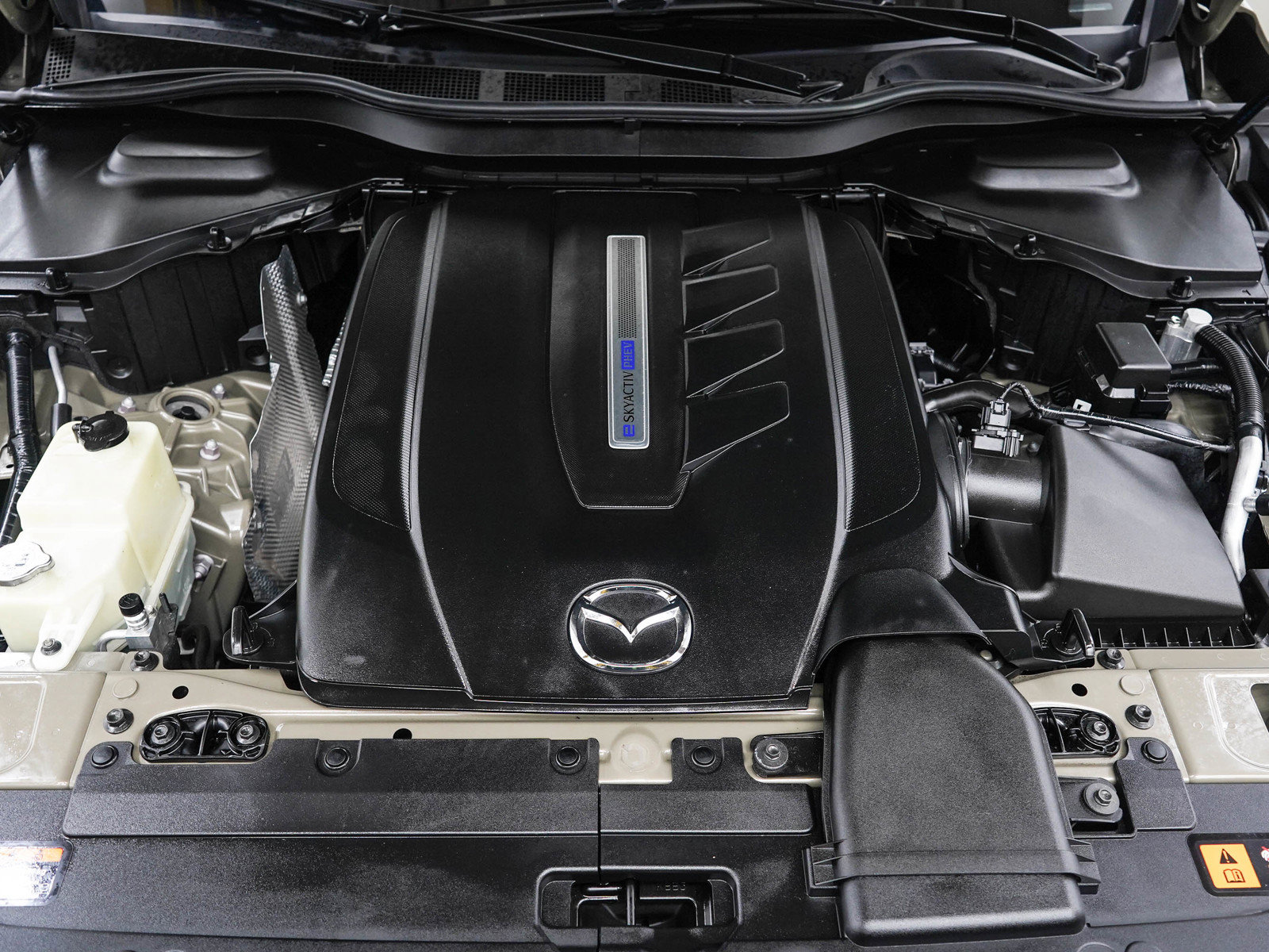Certified 2025 MAZDA CX-70 Plug-In Hybrid w/ Premium Pkg AWD/4WD image 33