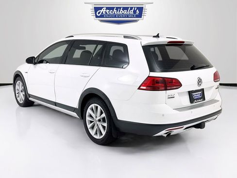 Used 2017 Volkswagen Golf Alltrack SE image 4