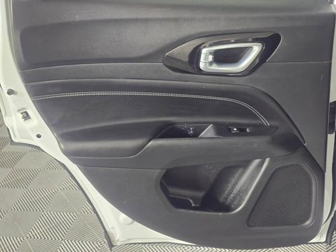 Used 2023 Jeep Compass Altitude image 37