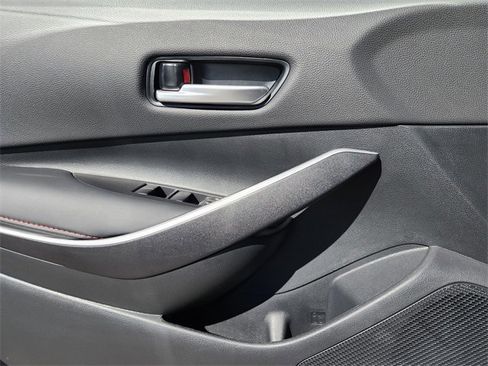 Used 2025 Toyota Corolla SE image 17