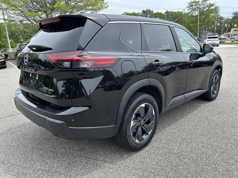 Used 2024 Nissan Rogue SV AWD/4WD image 5