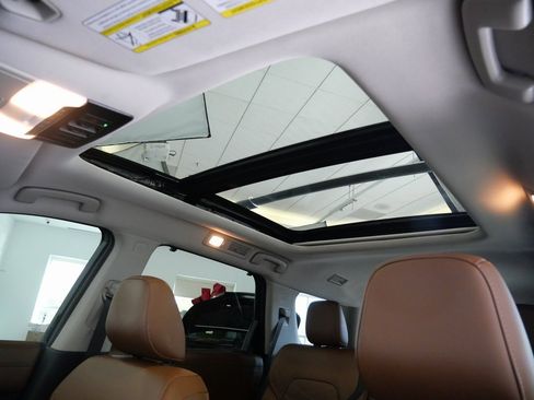 Used 2023 Nissan Pathfinder Platinum w/ Cargo Package image 24