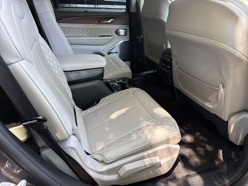Used 2022 Jeep Grand Cherokee L Summit w/ Advanced Protech Group IV AWD/4WD image 15