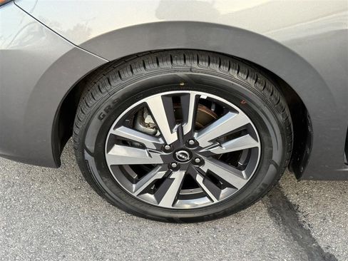 Used 2023 Nissan Versa SV image 12